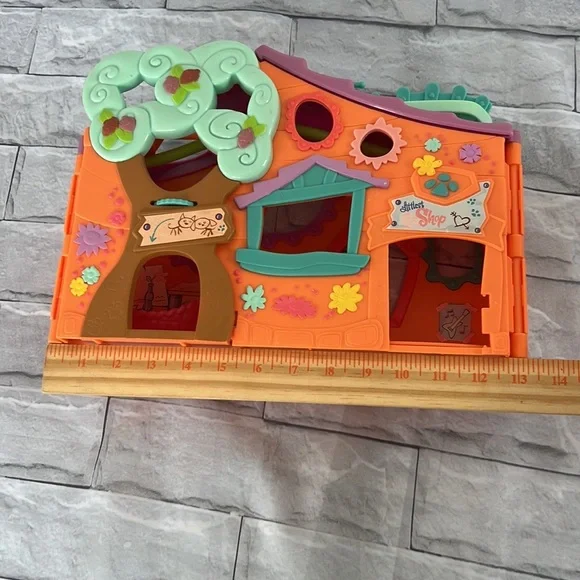 Littlest Pet shop play house - Picture 10 of 11